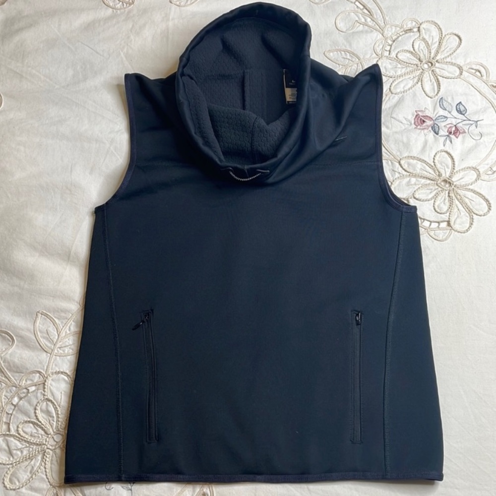 Nike therma fit cow neck pullover
